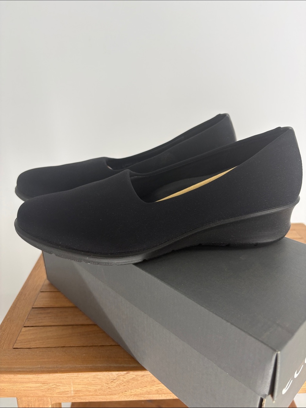 New ECCO FELICIA Women's Black Slip-On Comfort Flats SIZE 6-6.5 - Picture 6 of 8
